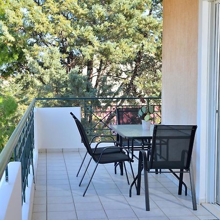 Domelia'S Luxury Apartments Near Airport & Beach Артемида Екстериор снимка