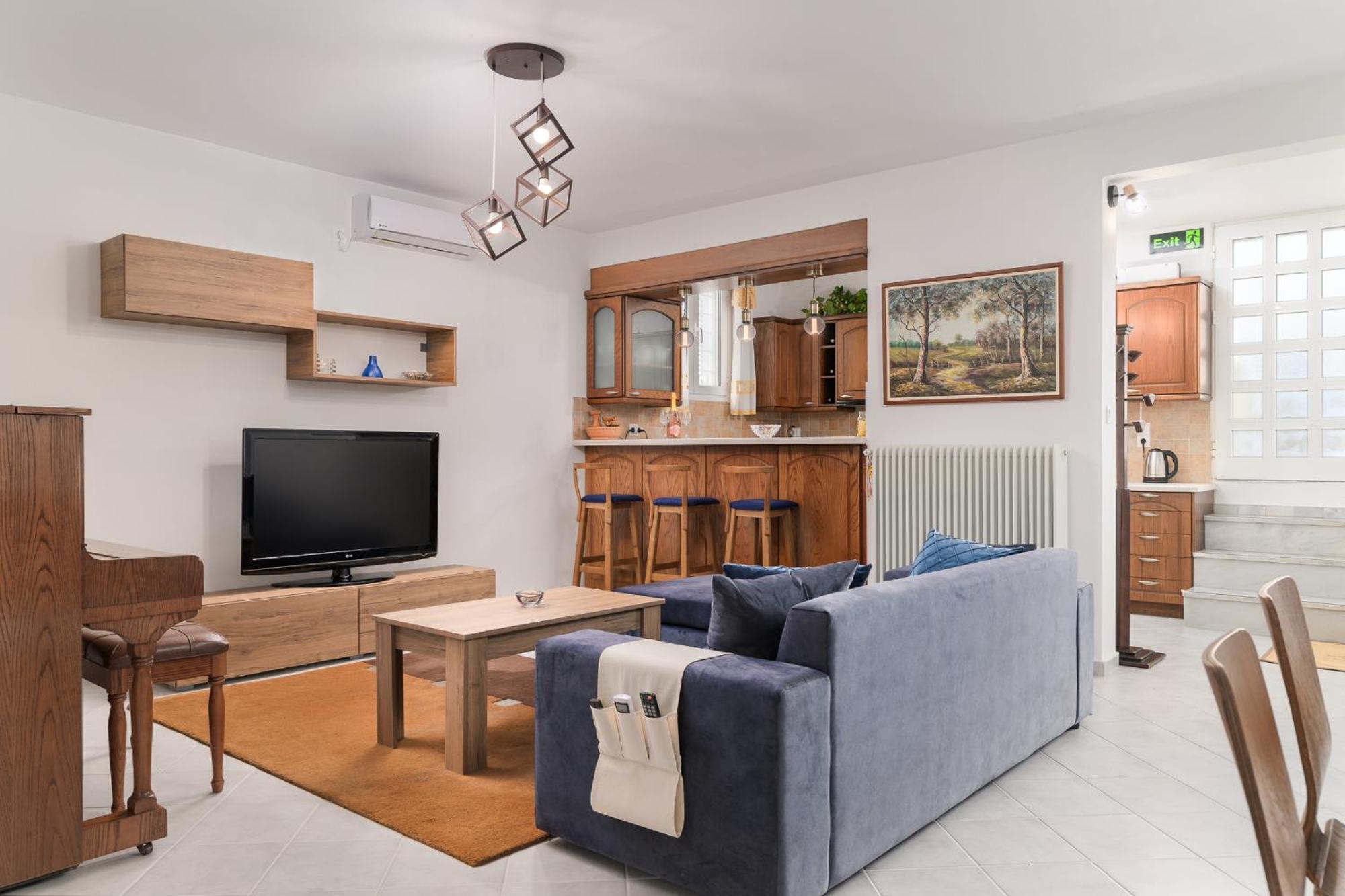 Domelia'S Luxury Apartments Near Airport & Beach Артемида Екстериор снимка