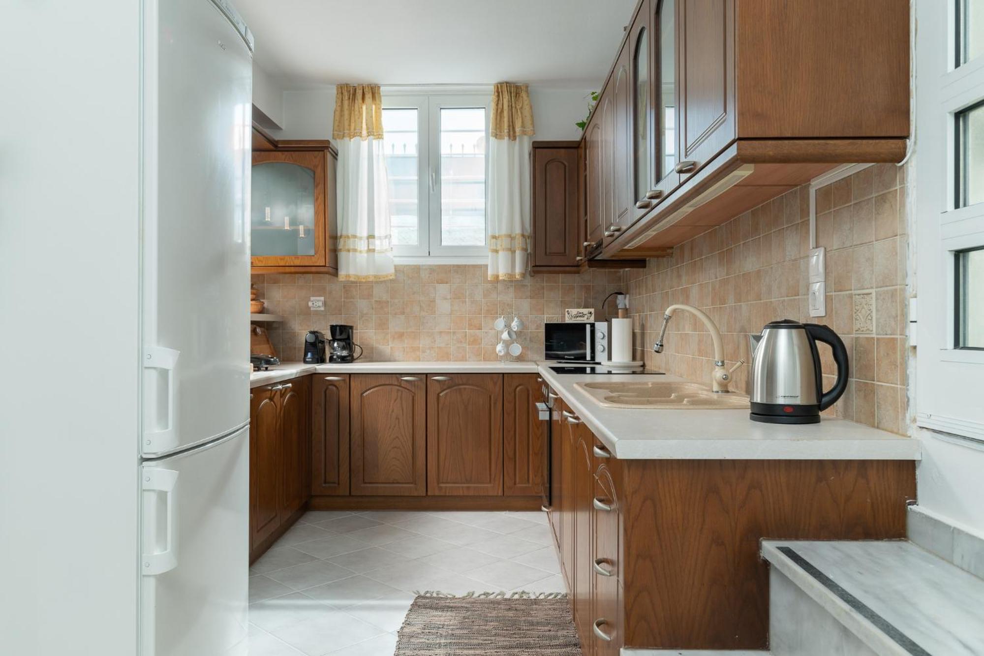 Domelia'S Luxury Apartments Near Airport & Beach Артемида Екстериор снимка