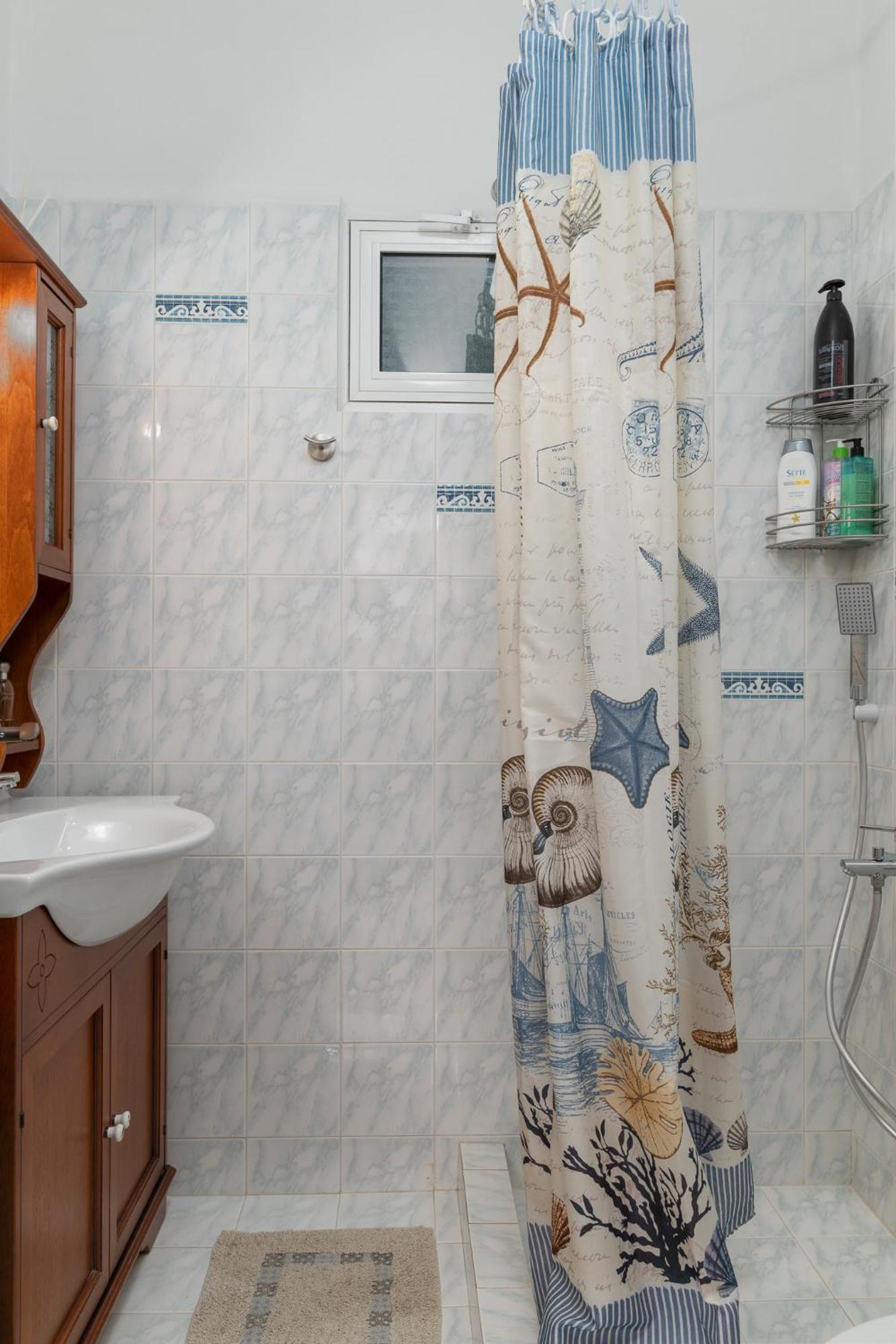 Domelia'S Luxury Apartments Near Airport & Beach Артемида Екстериор снимка